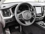 Volvo XC60 Plus Bright 2WD B4 Benzin EU6d digitales Co - Cars in Aachen