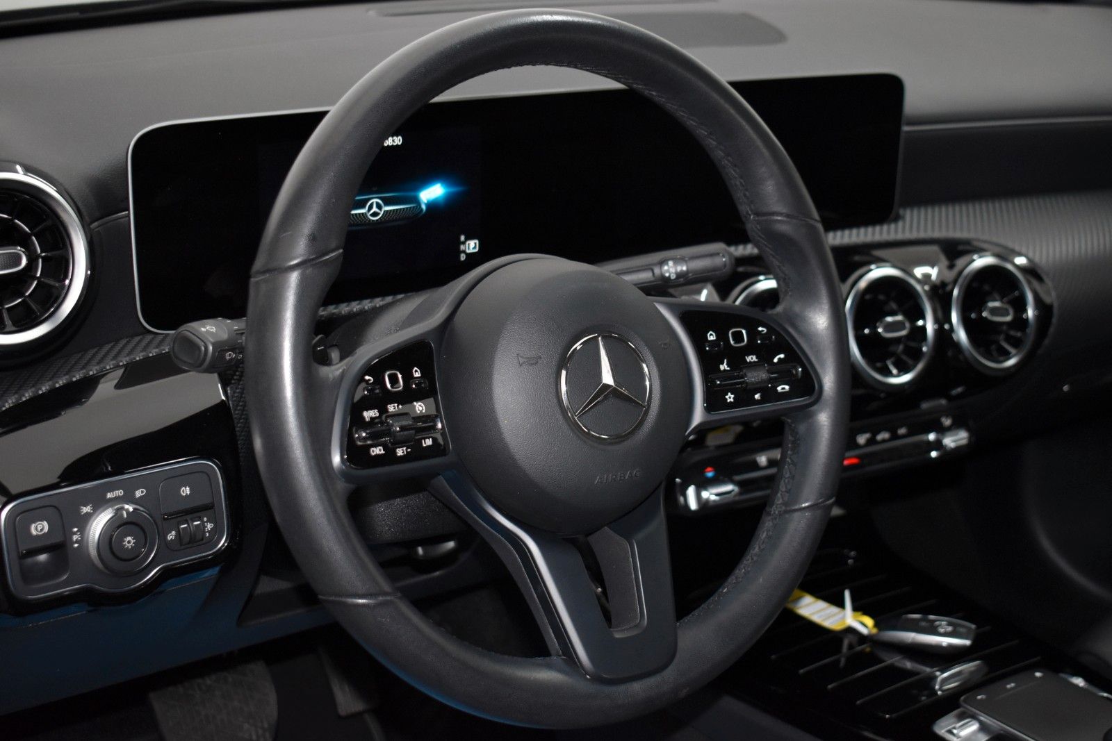 Fahrzeugabbildung Mercedes-Benz A 180d T.Leder,Navi,LED,Kamera,PDC,ParkPaket