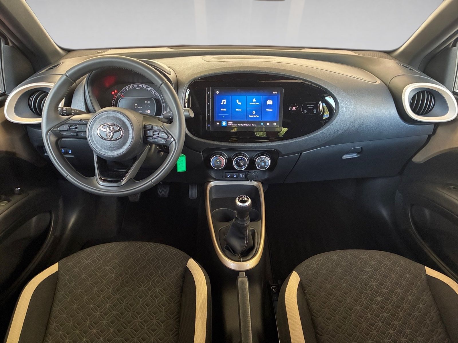 Fahrzeugabbildung Toyota Aygo 1.0 Teamplayer Kamera,Navi,SHZ,ACC,PDC,FLA