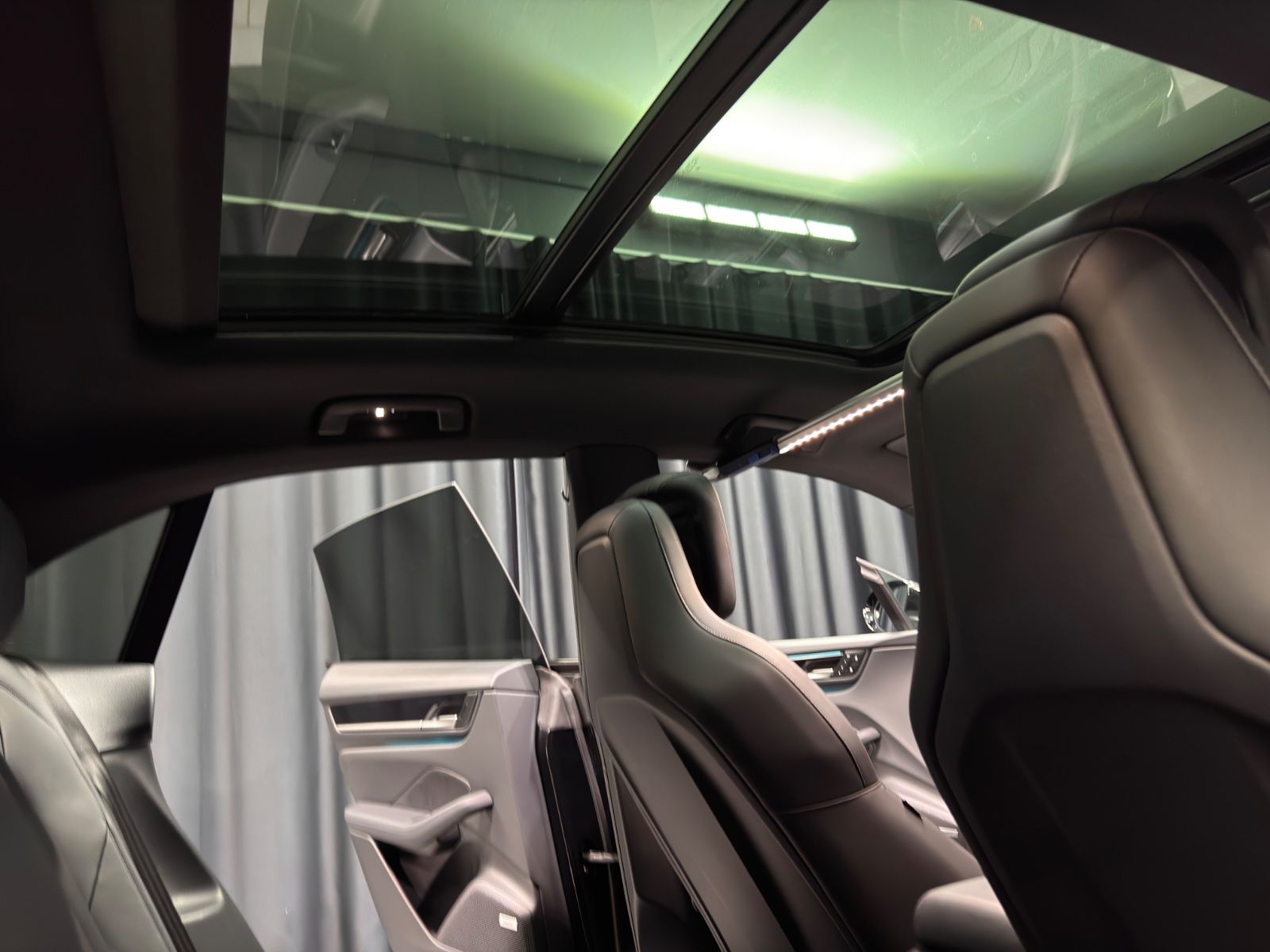 Fahrzeugabbildung Porsche Macan Electric 4|BOSE|PANORAMA|KAMERA|
