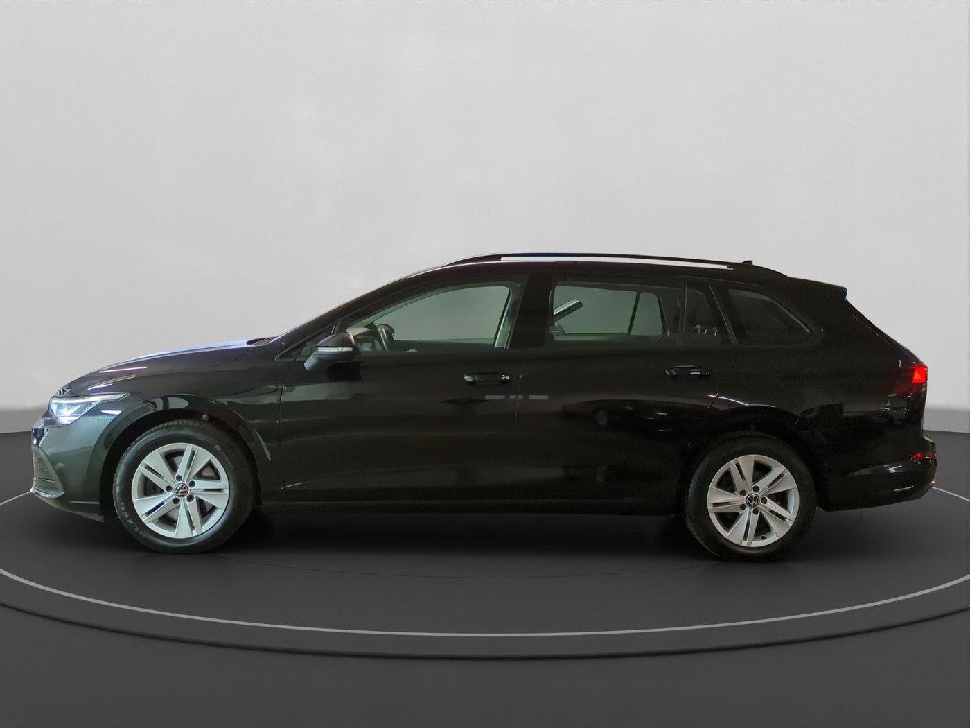 Volkswagen Golf VIII Var. 2.0 TDI DSG Life LED NAVI KLIMA