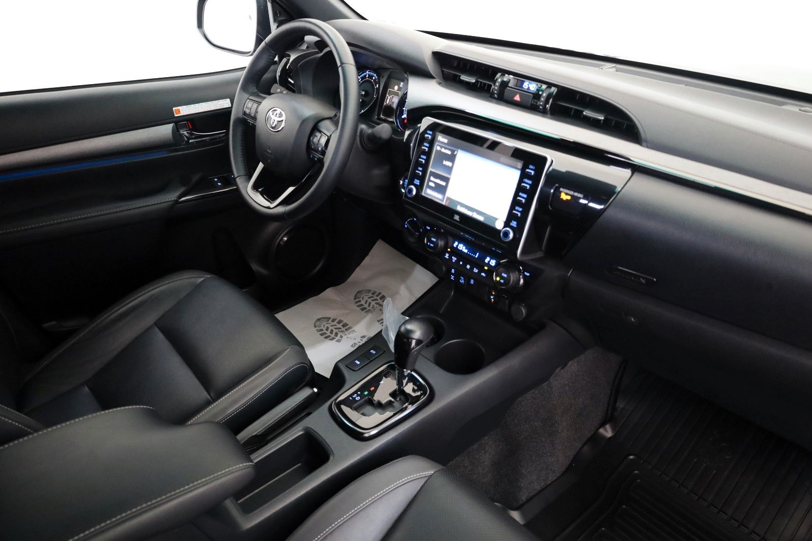 Fahrzeugabbildung Toyota Hilux 2.8 D-4D Invincible Sport,Leder,ACC,AHK+WR