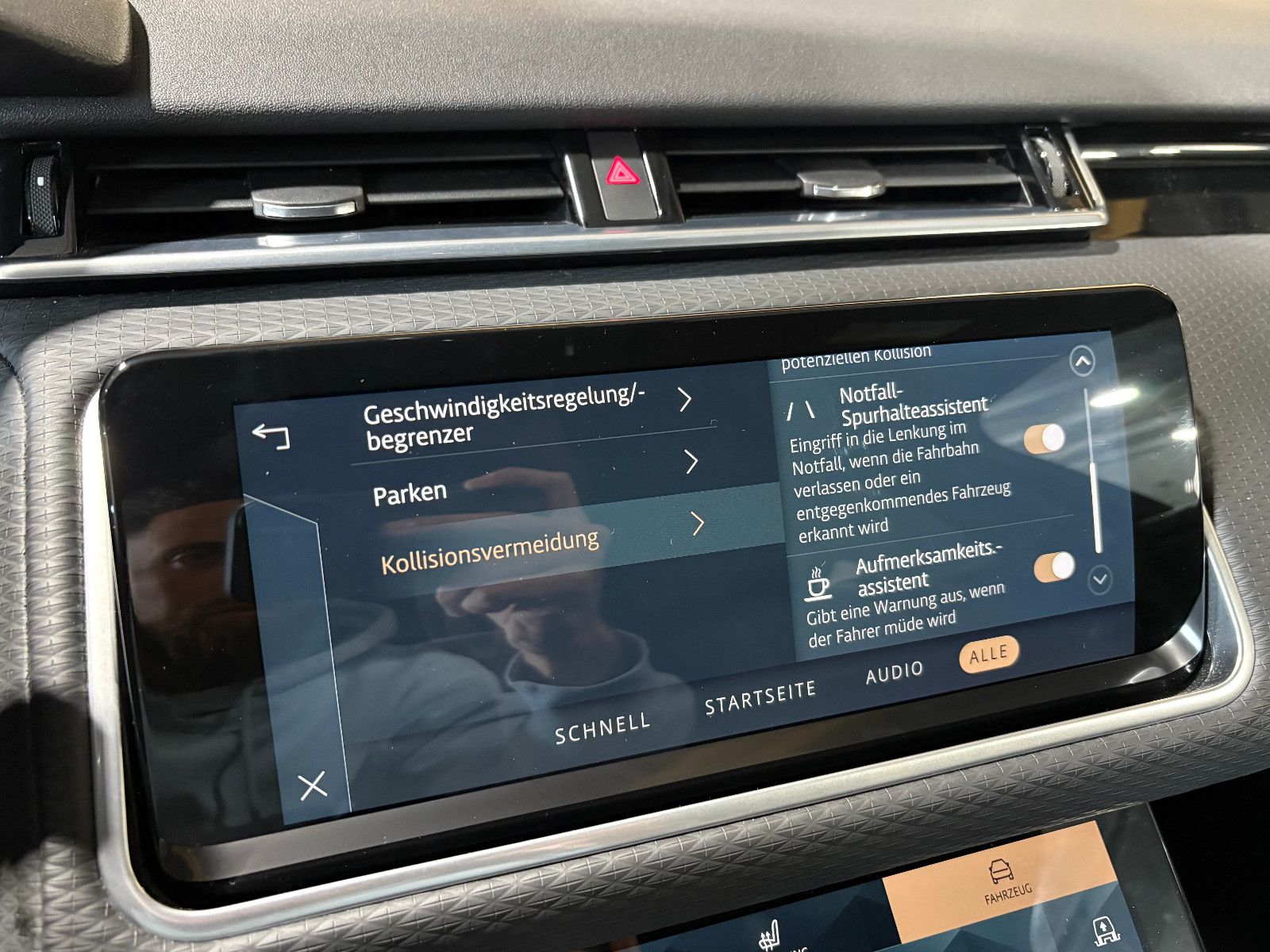 Fahrzeugabbildung Land Rover Range Rover Velar/360*KAM/LED/APPLE/LEDER/