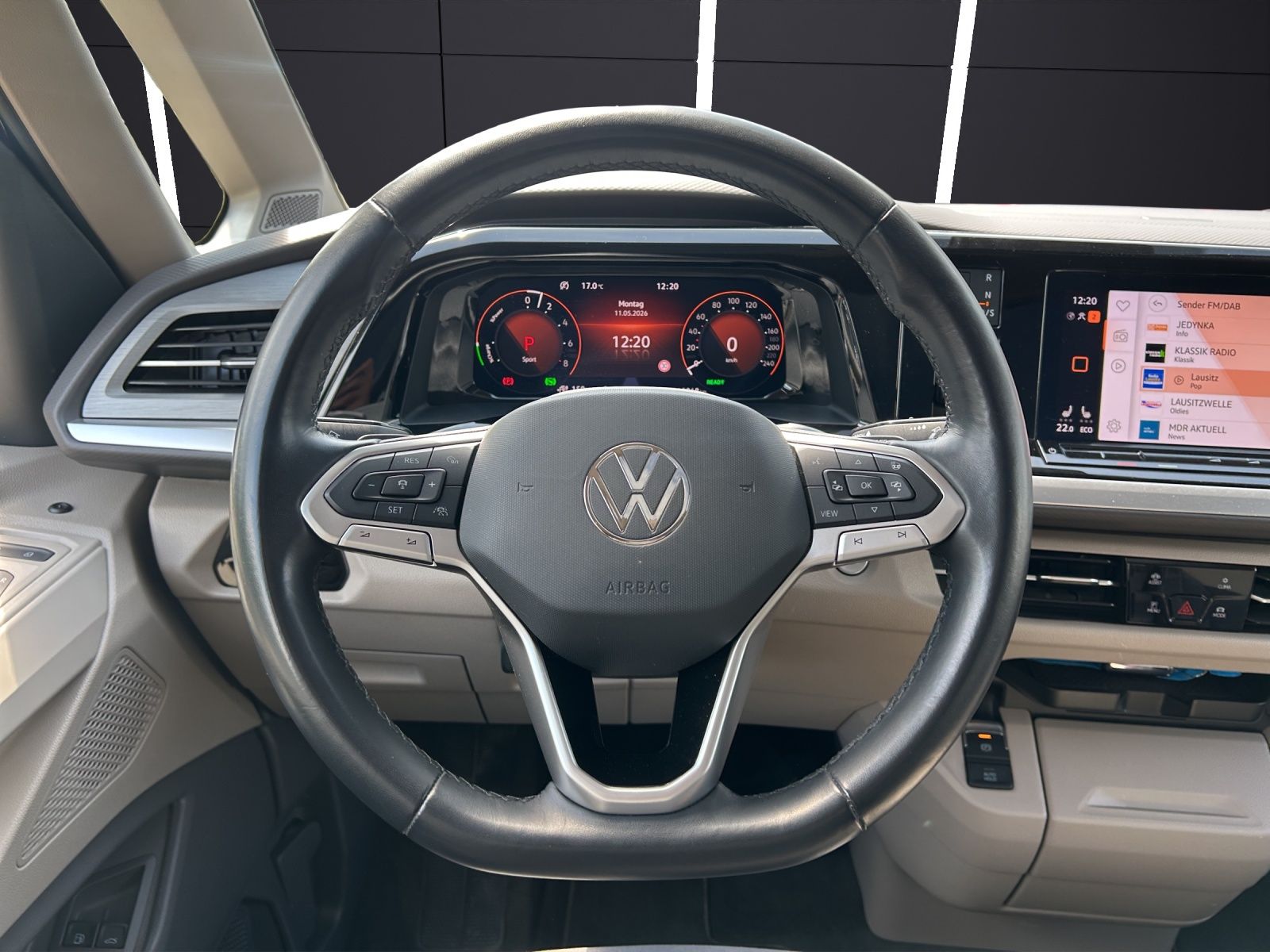 Fahrzeugabbildung Volkswagen T7 Multivan eHybrid ENERGETIC  DSG LED STANDH NA