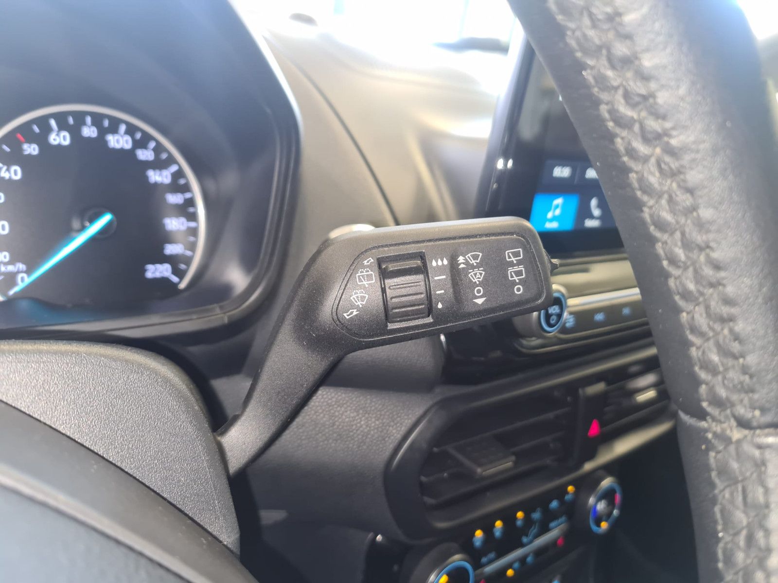 Fahrzeugabbildung Ford EcoSport Titanium / KAMERA / NAVI / GARANTIE