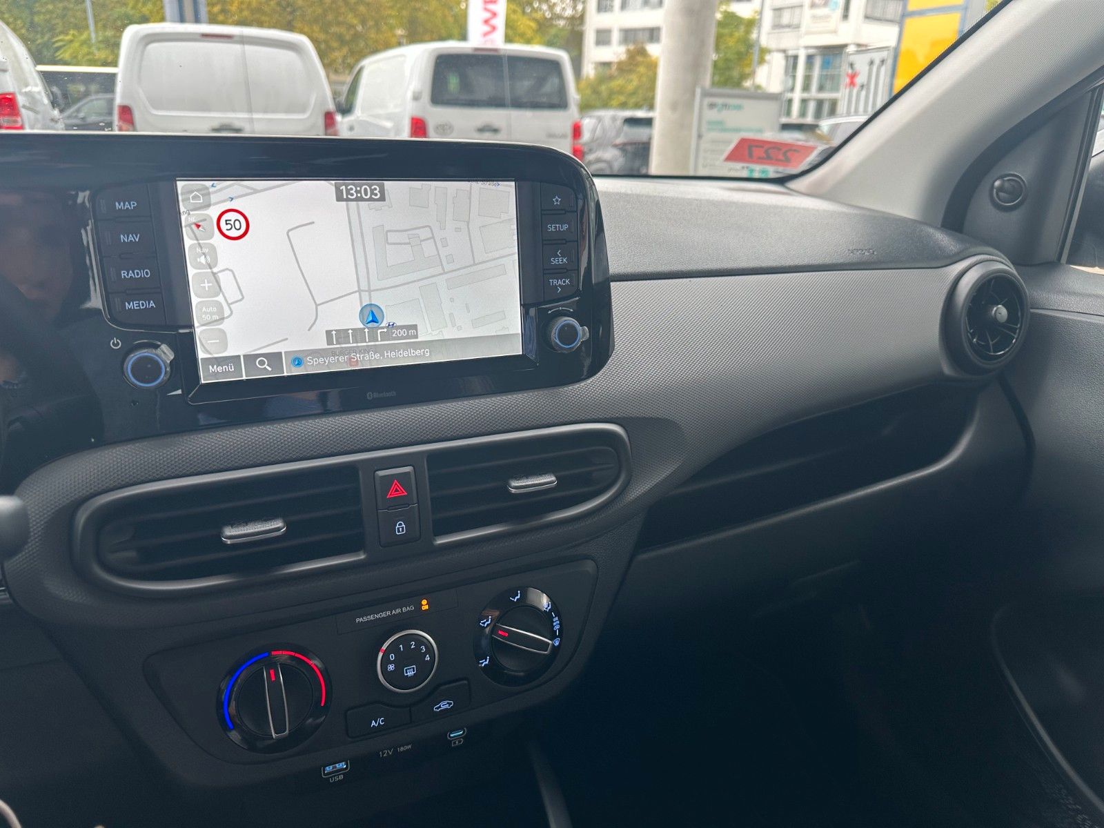 Fahrzeugabbildung Hyundai i10 Select 1.0l Navi/Klima/Kamera!