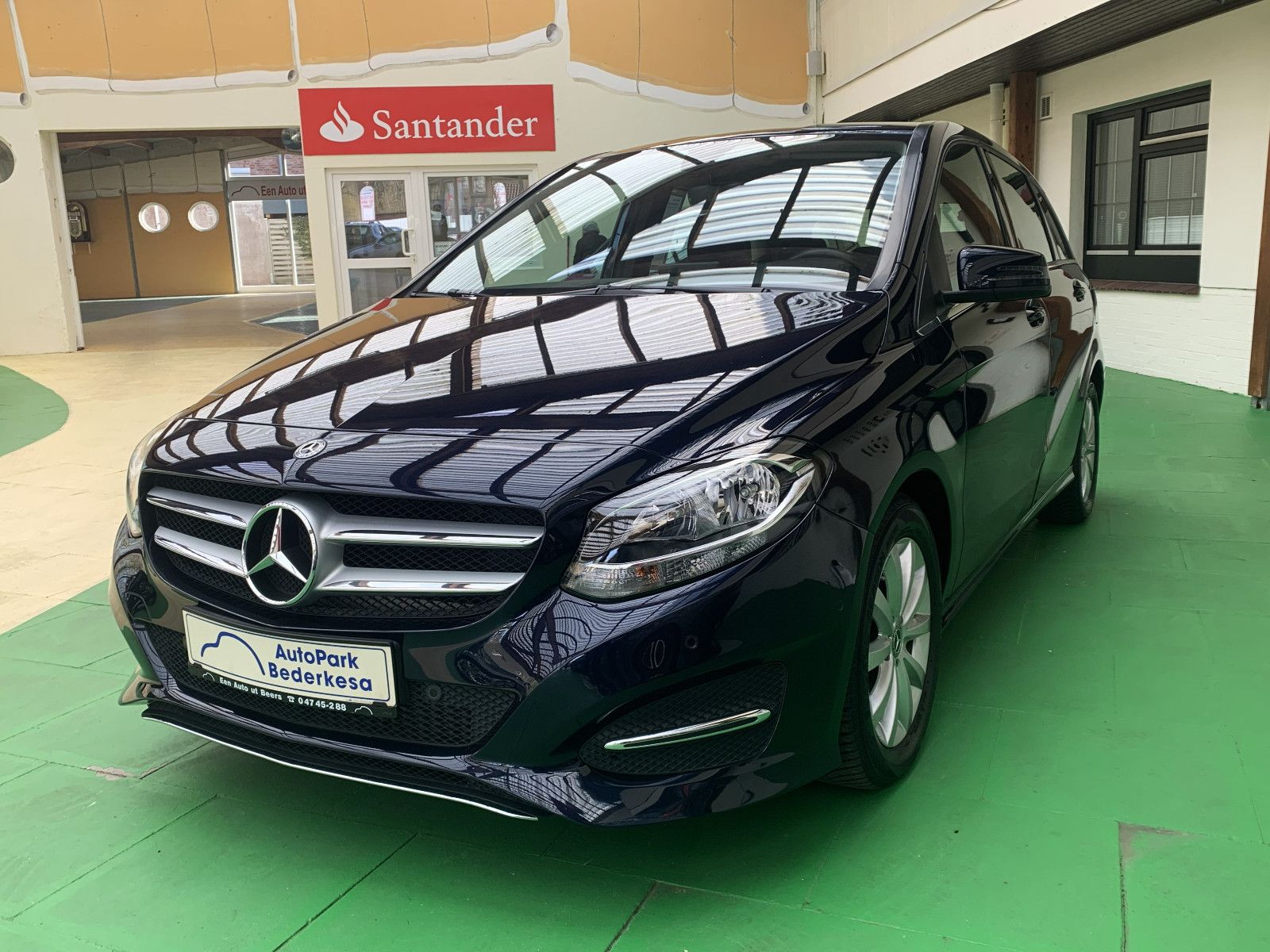 MERCEDES-BENZ B 180 Automatik KLIMAAUTO+NAVI PDC