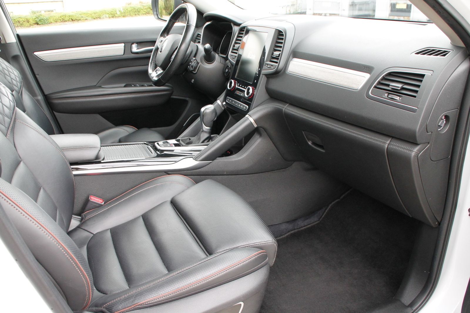 Fahrzeugabbildung Renault Koleos INITIALE PARIS BLUE dCi 185 4WD X-tronic