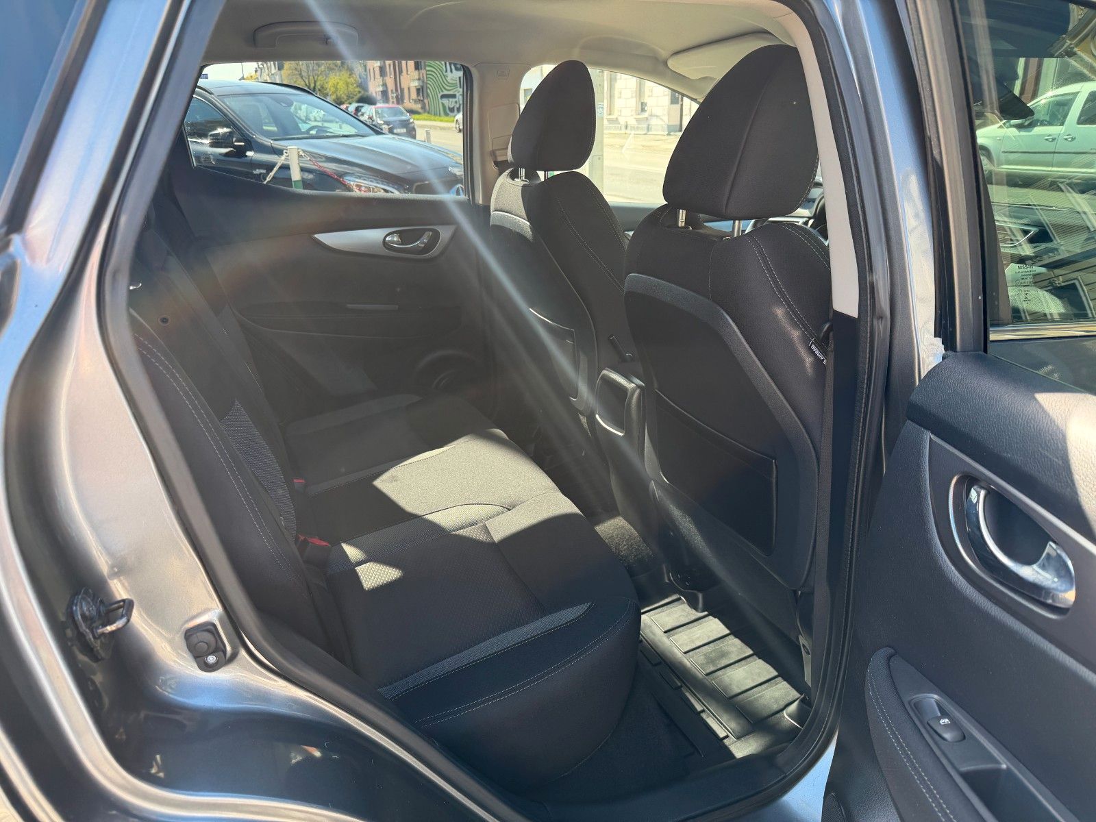 Fahrzeugabbildung Nissan Qashqai N-Connecta 1-HAND NAVI 360 KAMERA TEMPOM