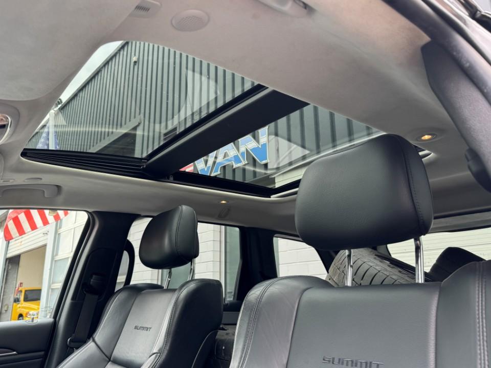 JEEP GRAND CHEROKEE 3.0 CRD SUMMIT PANORAMIQUE 8 FACH | 250 ch | 4X4 | BVA | HAYON ÉLECTRIQUE | RÉGLAGE ÉLECTRIQUE DES SIÈGES AVEC FONCTION MÉMOIRE