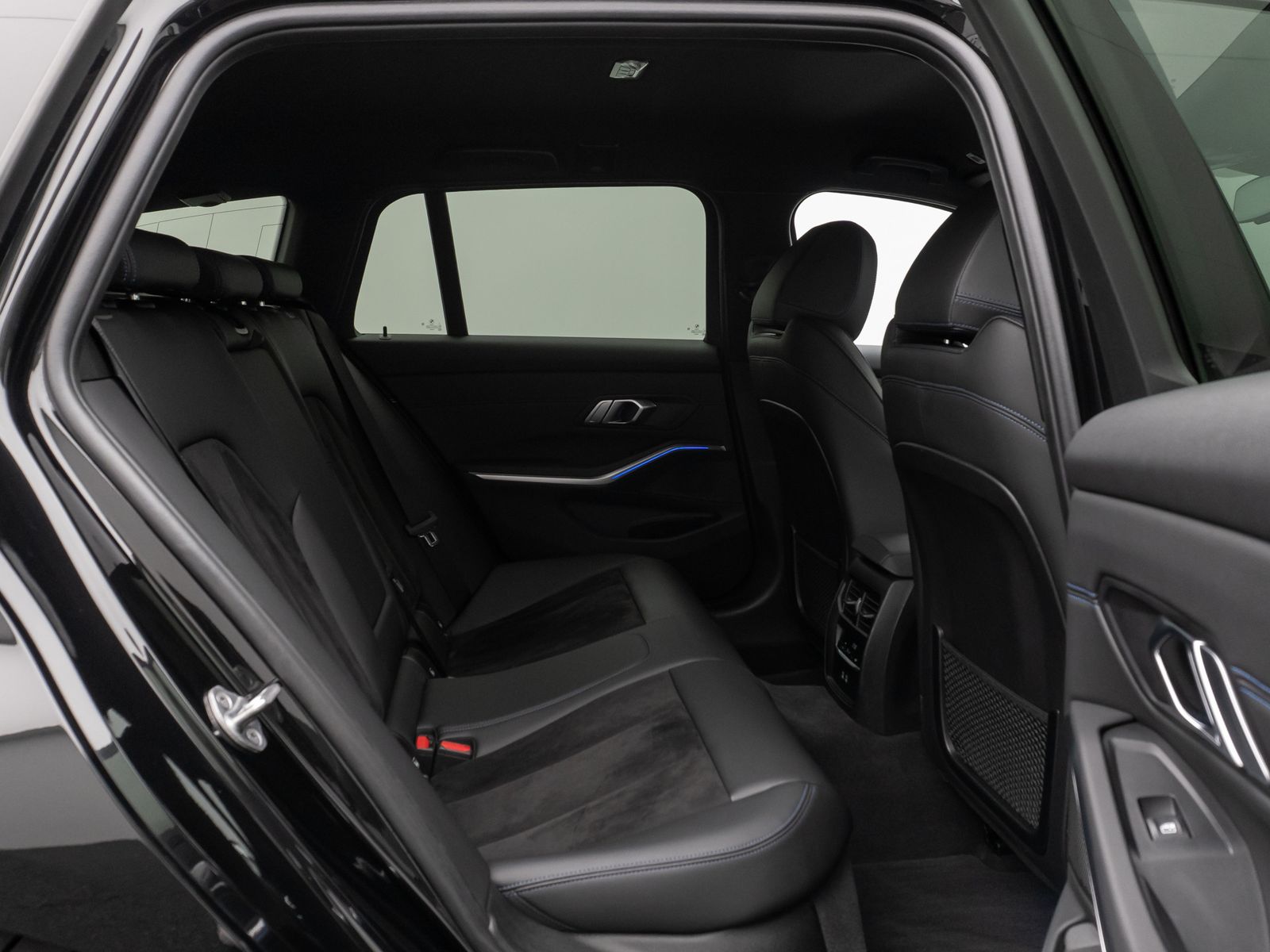 Fahrzeugabbildung BMW 320d M Sport Kamera CockPitPro DAB LED Alarm