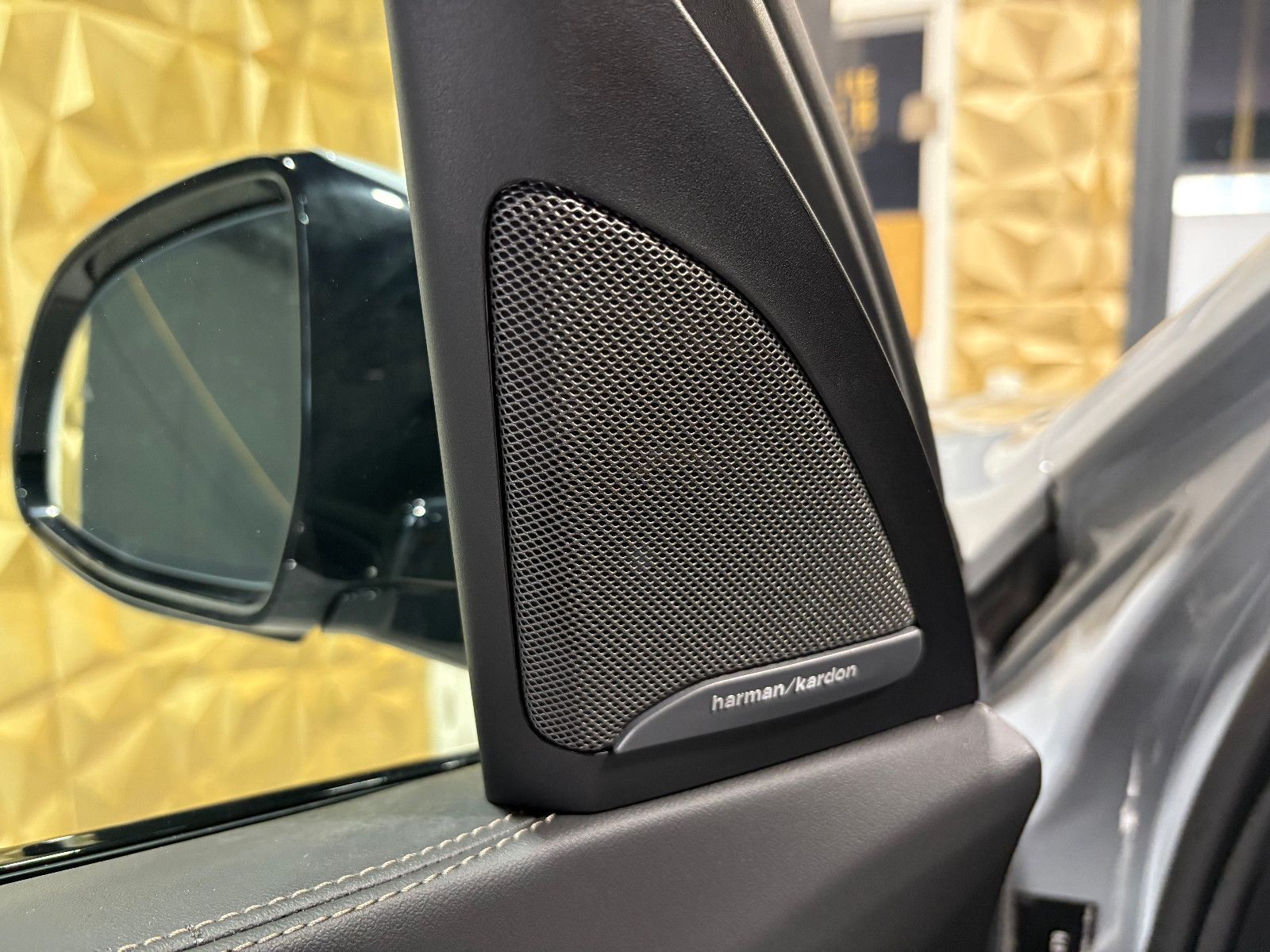 Fahrzeugabbildung BMW X5 30 d xDrive M Sport/HEAD-UP/360°/SOUND/AMBIEN