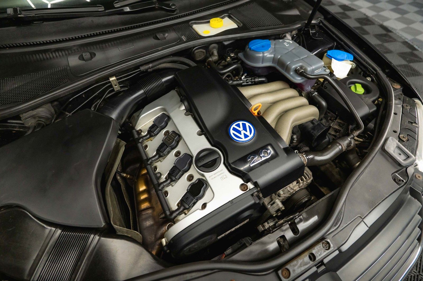 Fahrzeugabbildung Volkswagen Passat 2.0 Highline | Alcantara | Xenon | MP3