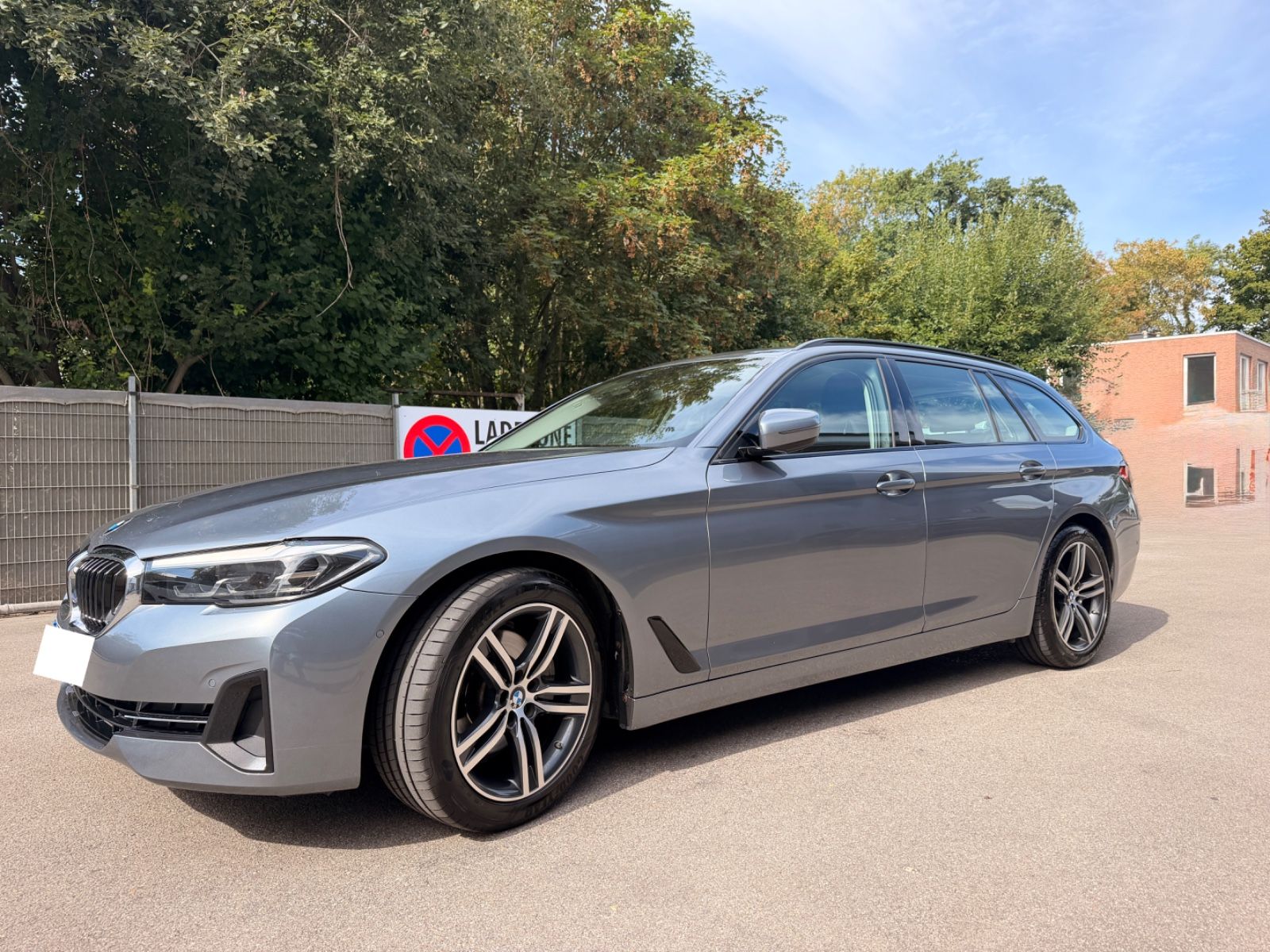 BMW 520 d Touring Business Mildhybrid imagem 2