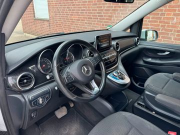 Mercedes V 220 - 5