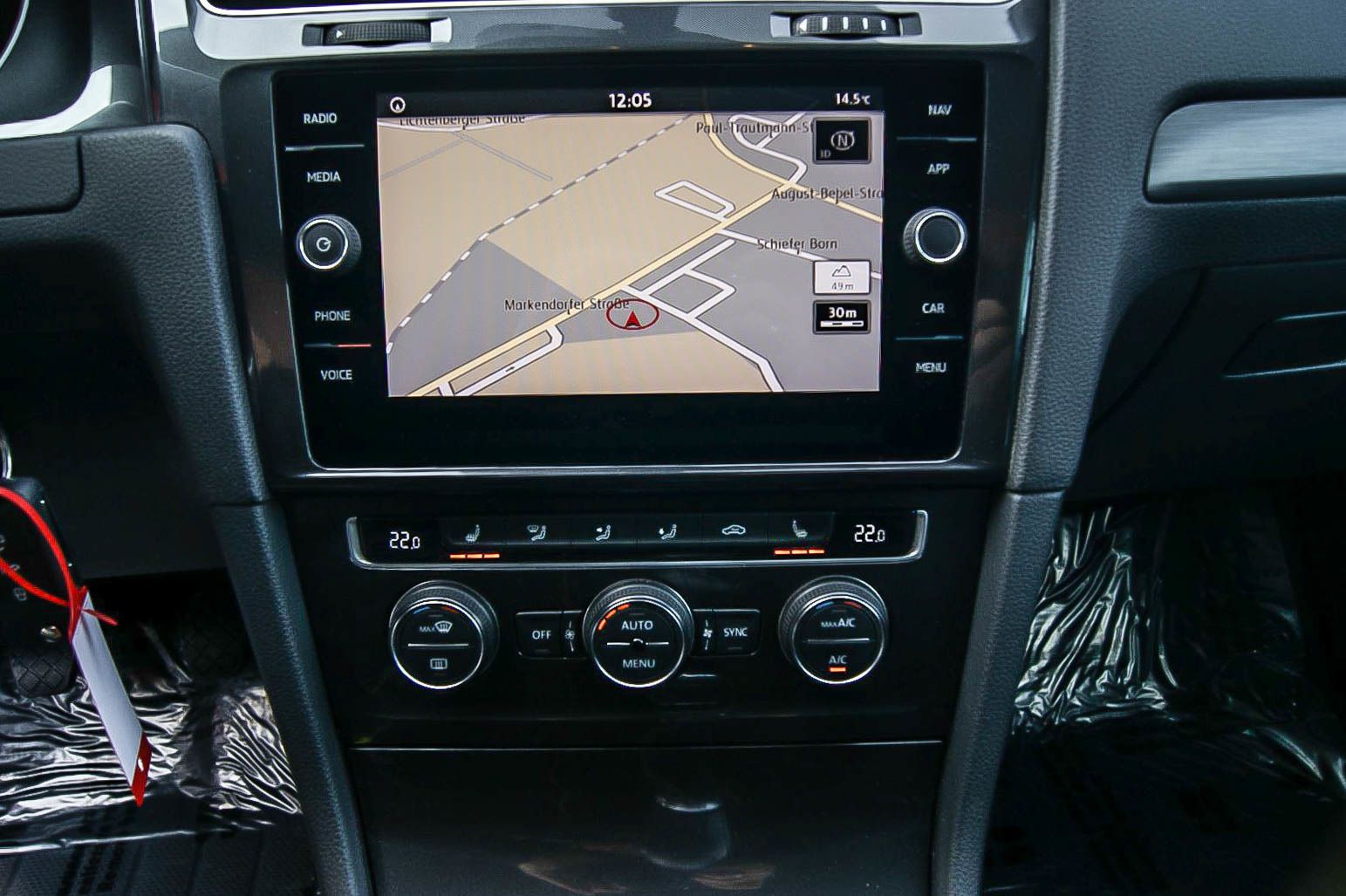 Fahrzeugabbildung Volkswagen Golf VII Variant 1.0TSI SOUND NAVIGATION ACC App