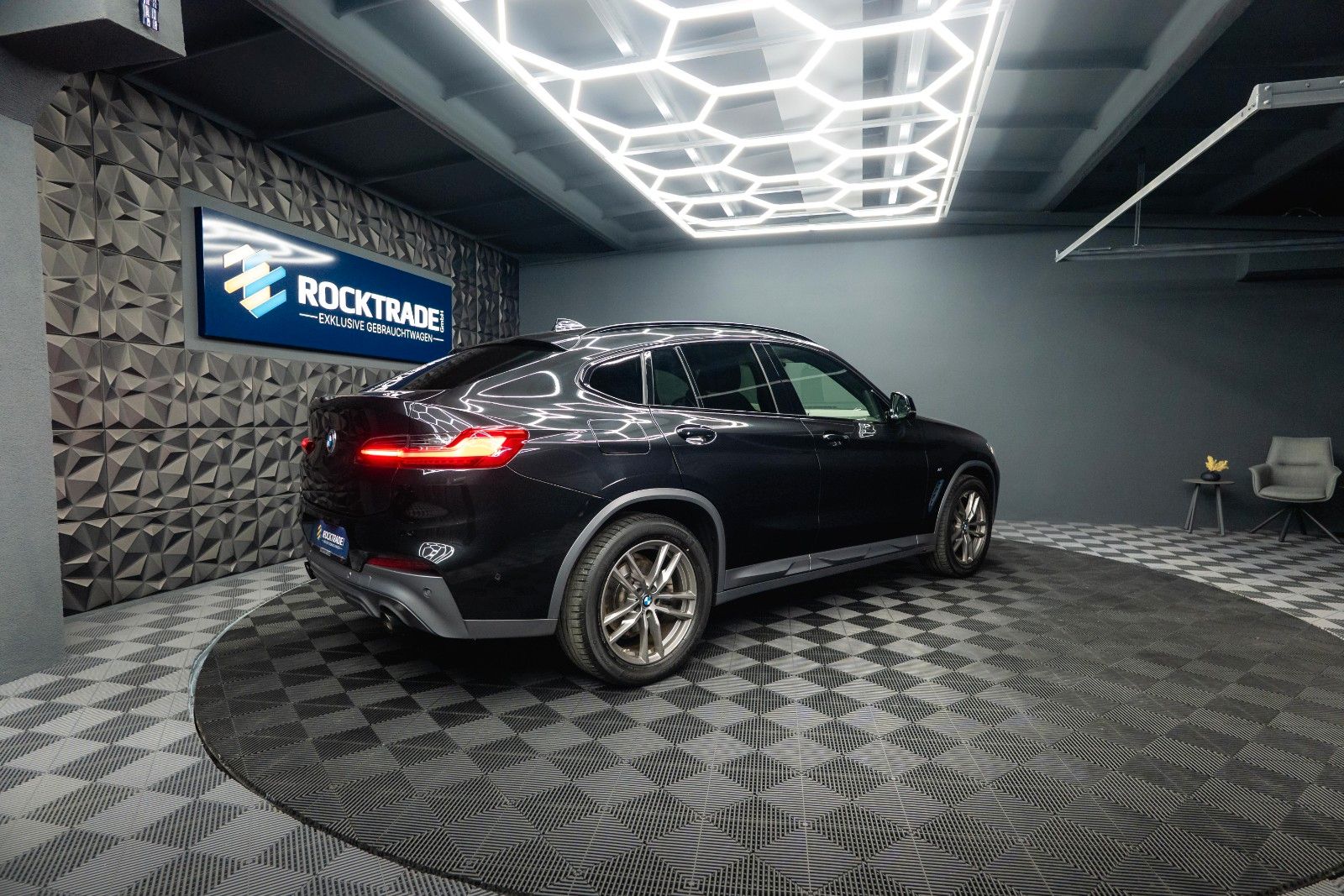 Fahrzeugabbildung BMW X4 xDrive 20d M Sport X Shadow Line *ACC*LED*DAB