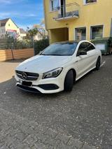 Mercedes-Benz Mercedes CLA 180d AMG Line Sehr sauber - Mercedes-Benz CLA 180 in Köln
