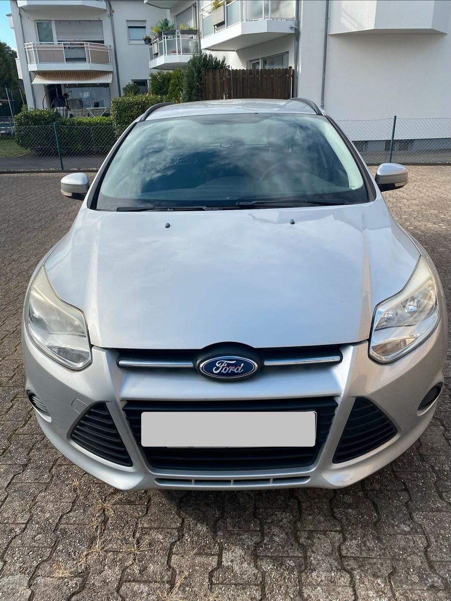 Ford Focus 2011 — photo 10