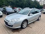 Renault Laguna III Grandtour Expression TÜV 09.2025 - Renault Laguna mit Diesel-Antrieb: Kombi, 2.0