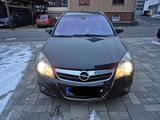 Opel Signum Edition Plus 2.8 V6 Turbo Edition Plus - schwarze Opel Signum
