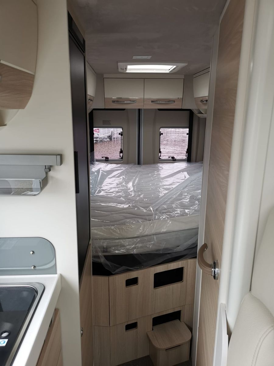 Fahrzeugabbildung Eura Mobil Van V 635 HB Fahrassistenz- & Mondial Plus Paket