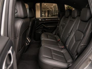 Porsche Cayenne - 7