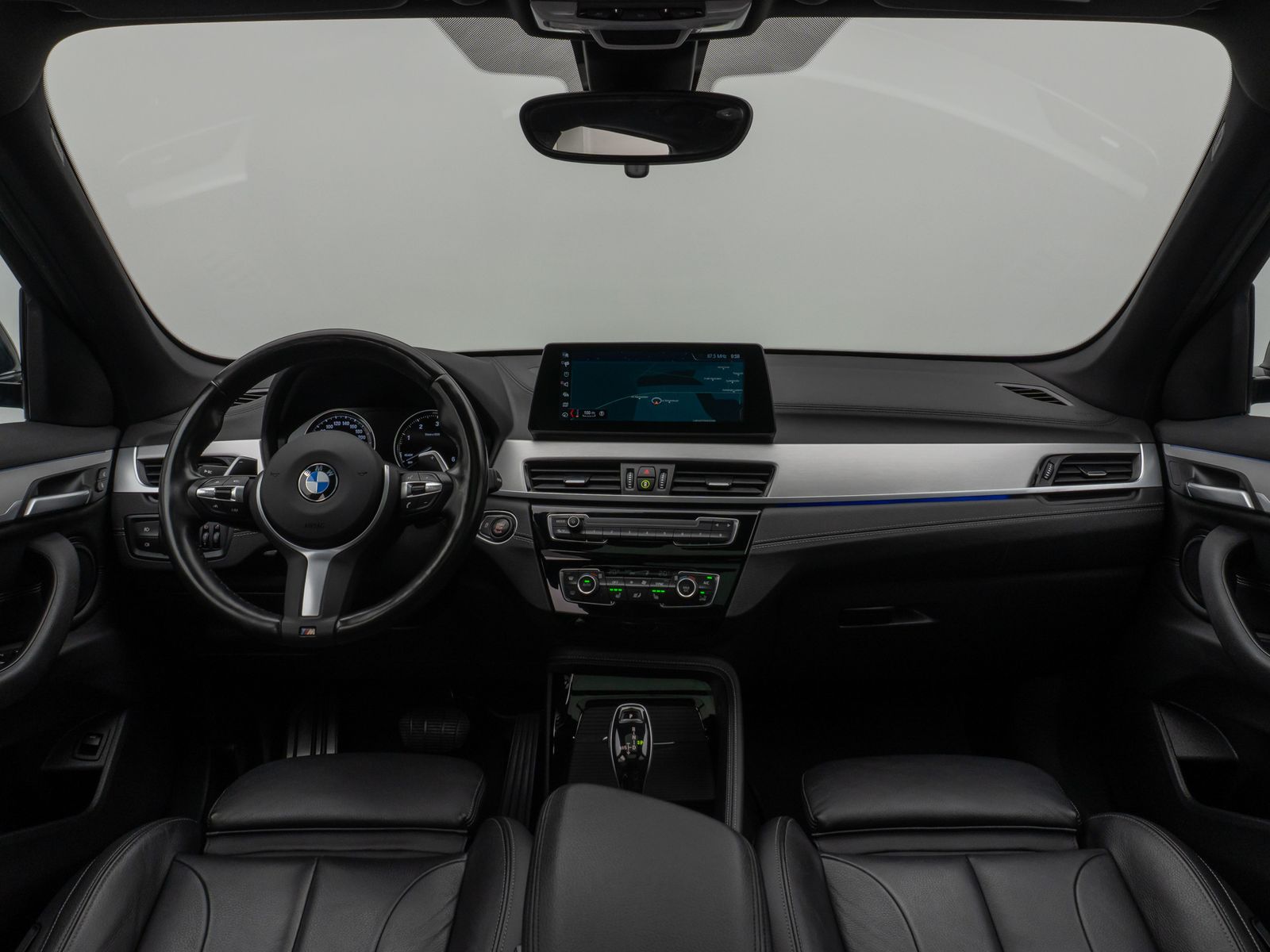 Fahrzeugabbildung BMW X1 xD20d M Sport ACC HUD DAB Panorama HiFi Leder