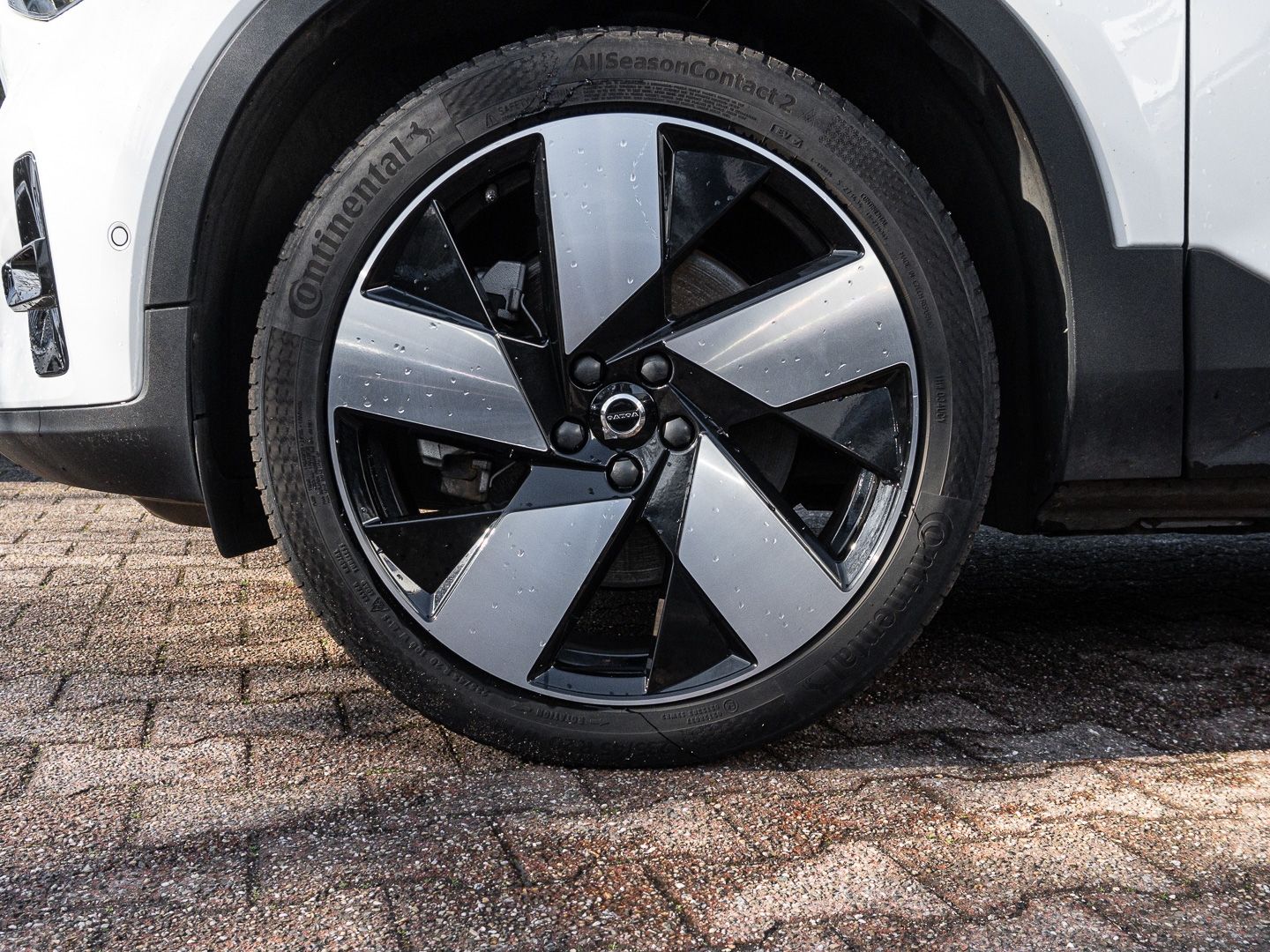 Volvo XC40 Ultimate Recharge Pure Electric AWD Twin St foto 3