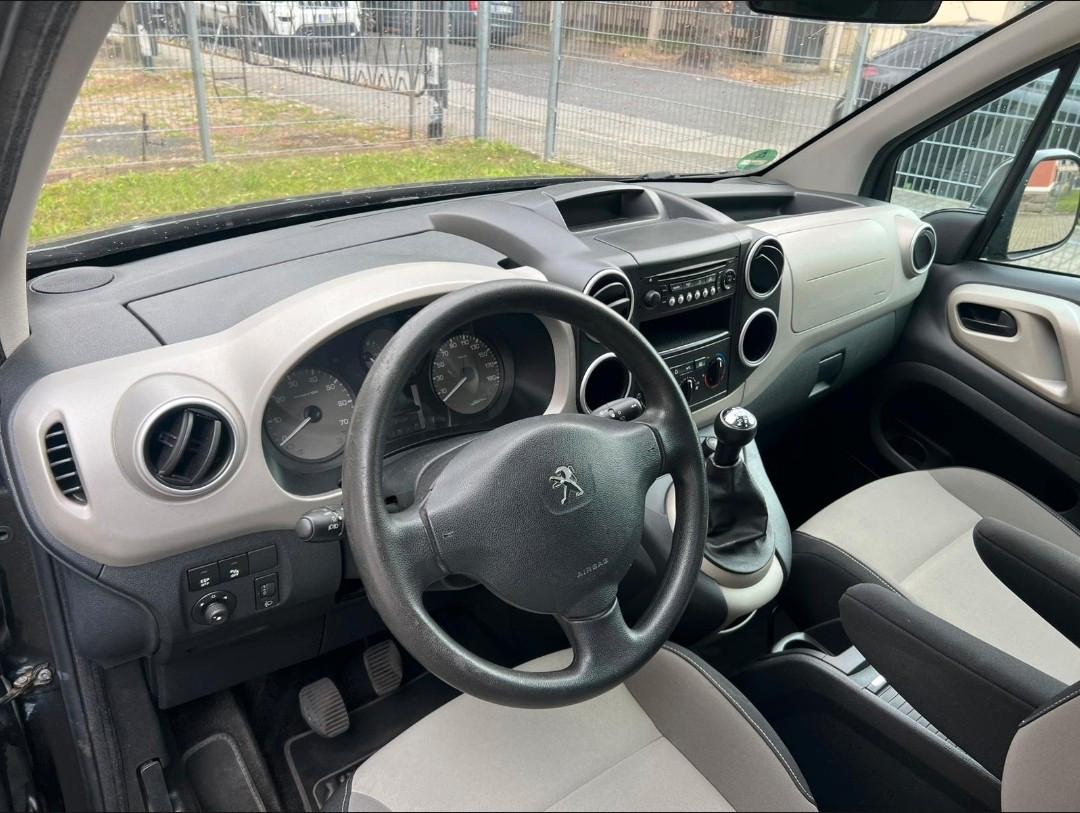 Peugeot Partner 1.6/Panorama/Tempomat/1-Hand