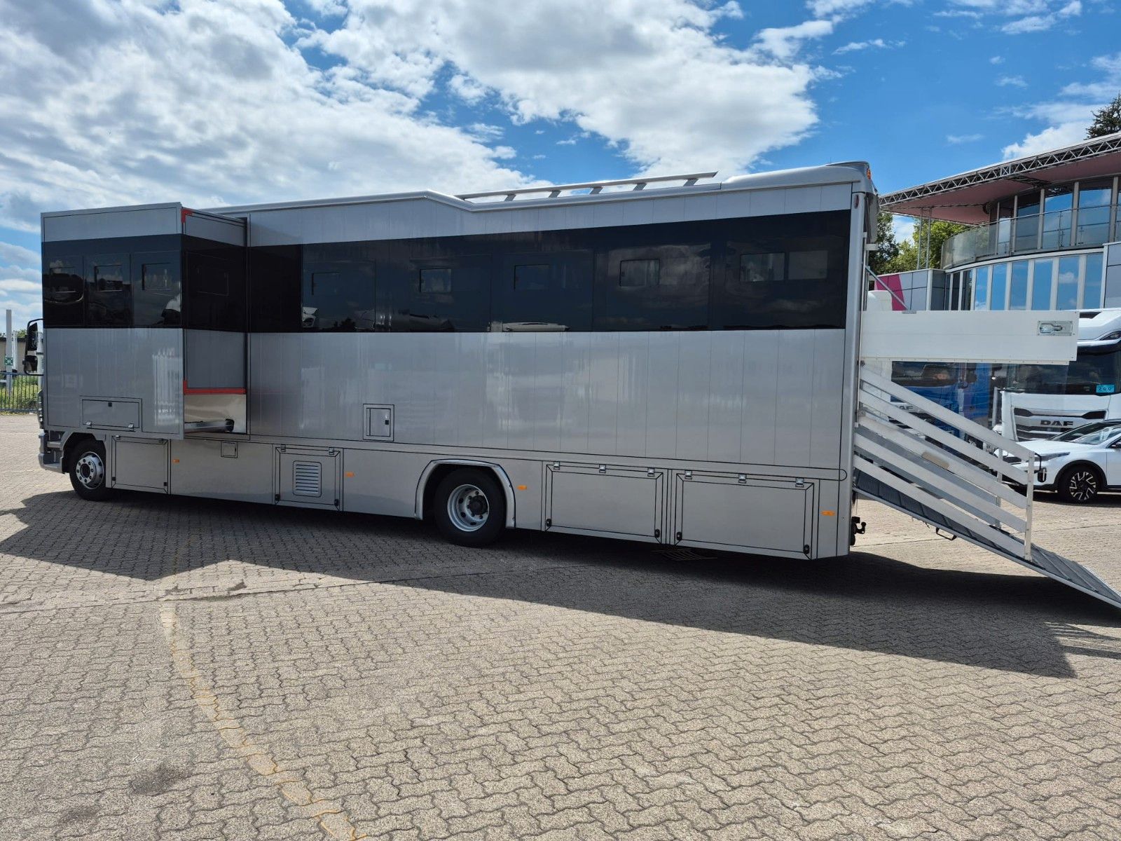 Fahrzeugabbildung DAF XB 290 FA