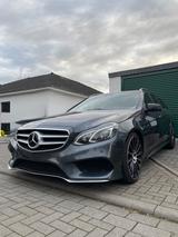 Mercedes-Benz E 220 4M T AMG-Line Kamera Carplay MB-Sheft Harm - Mercedes-Benz E 220 mit Diesel-Antrieb: Leder, Navigationssystem, Kombi, Automatik, Klimaanlage