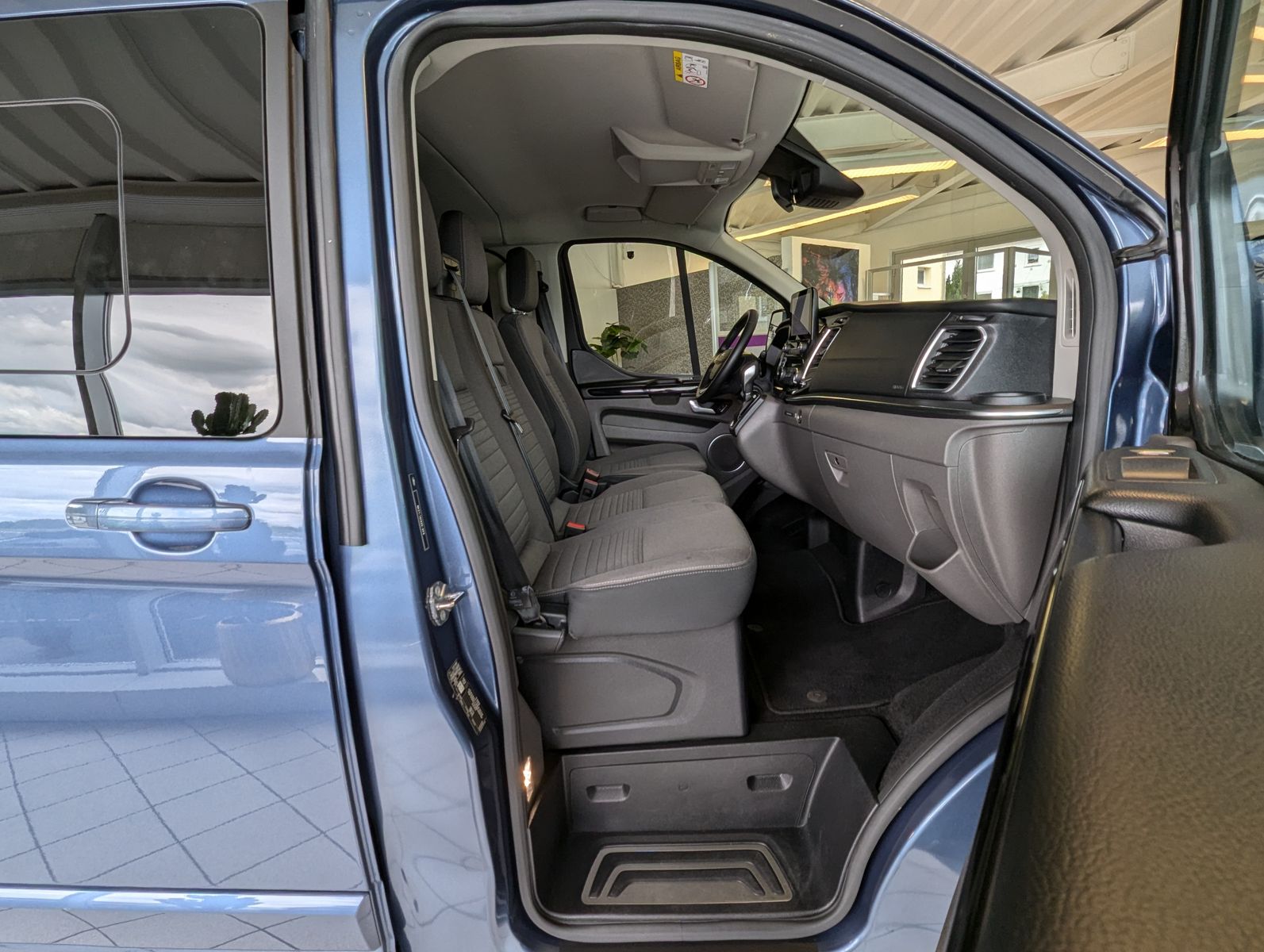 FORD Tourneo Custom 320 L1 Aut. Titanium-X 9-Sitz Xen - Image 15