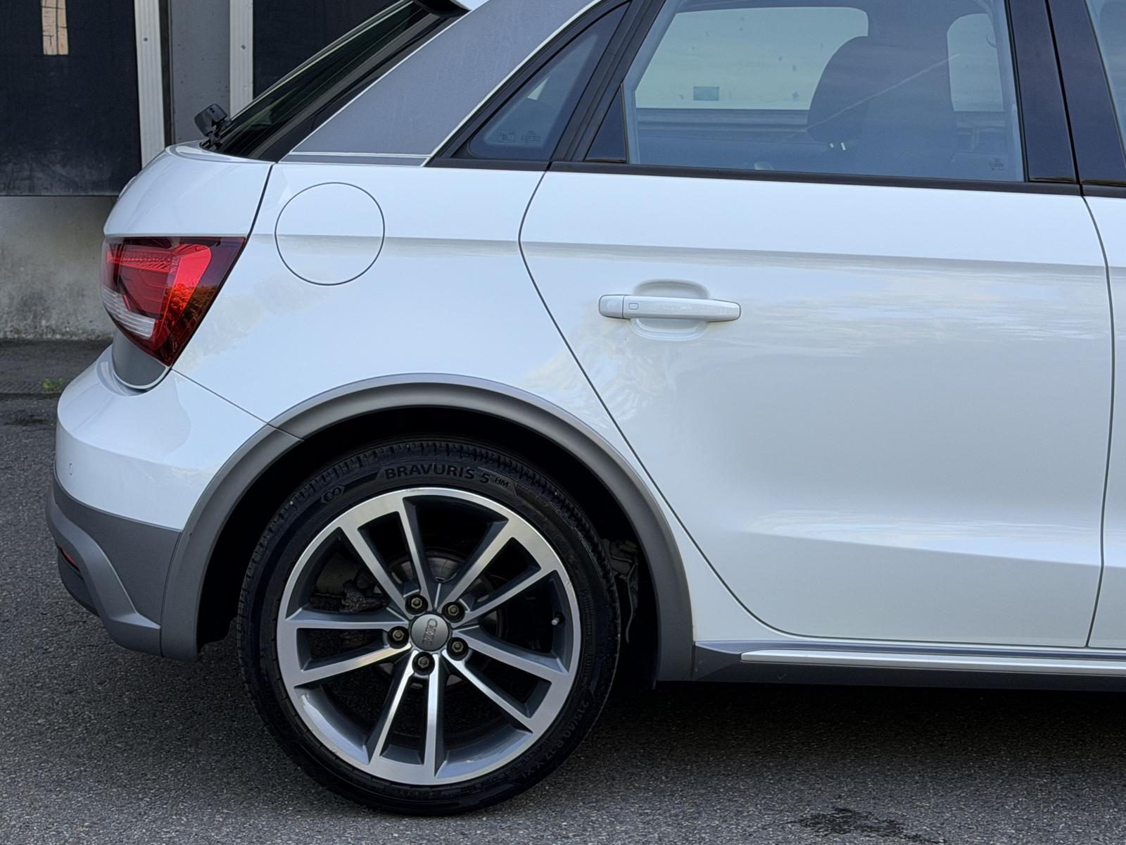 Audi A1 Sportback Ultra Xenon Sitzheizung Tempomat 