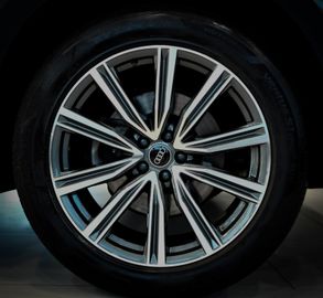 Audi Q8 - 11