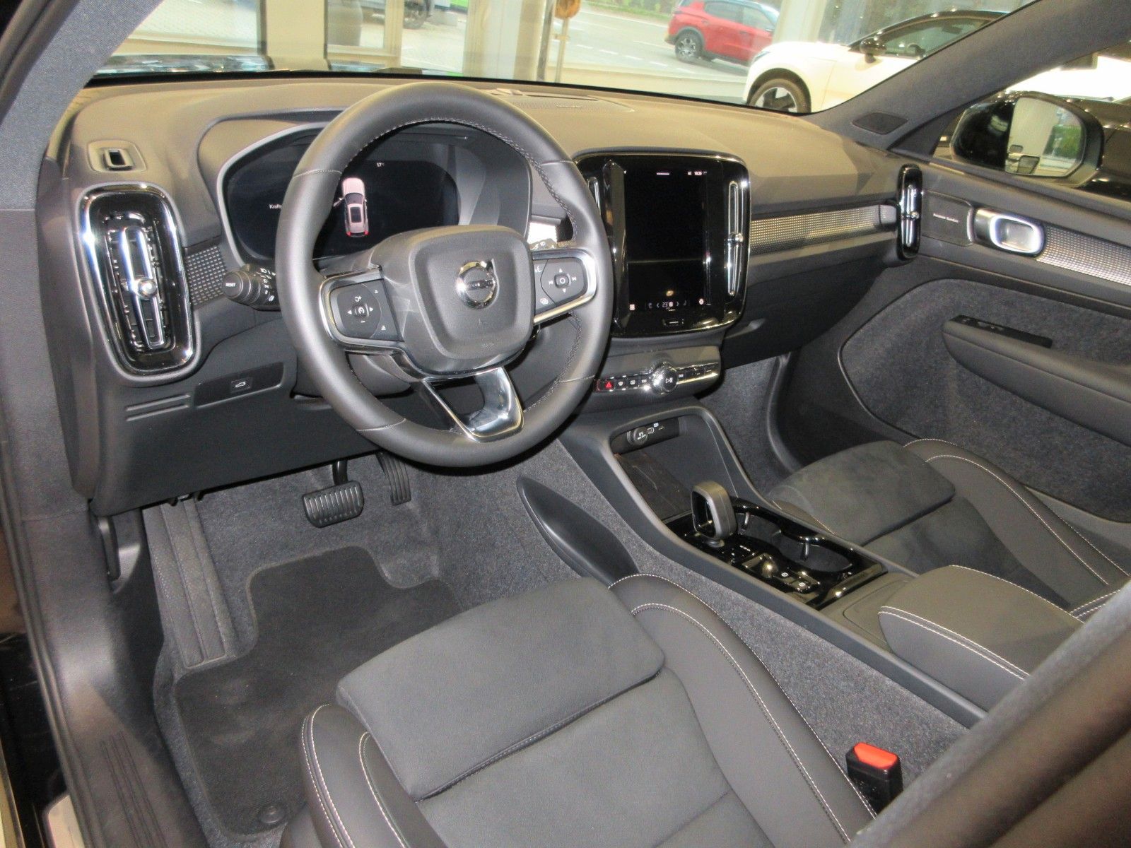 Fahrzeugabbildung Volvo XC 40 B3 Ultra Black Edition | 360° | NS | Navi