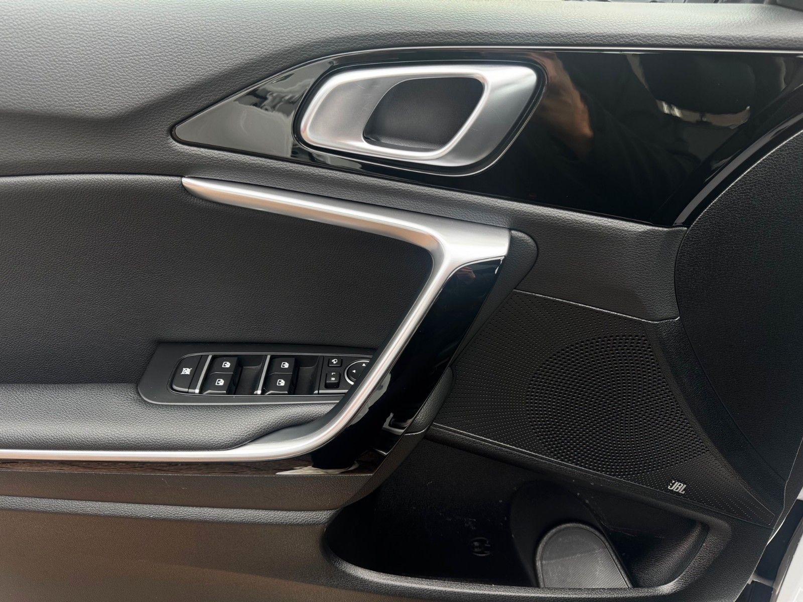 Fahrzeugabbildung Kia XCEED 1.5T SPIRIT 160PS NAV GLASDACH