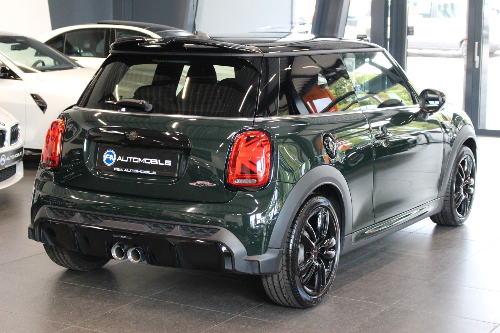 Fahrzeugabbildung MINI John Cooper Works Trim R.Kamera+Navi+AppleCar