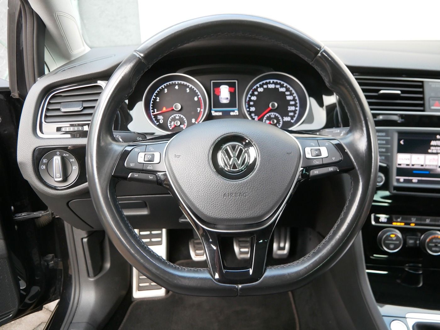 Fahrzeugabbildung Volkswagen Golf -VII Variant 1.4 Allstar XENON DACH SHZ ALU