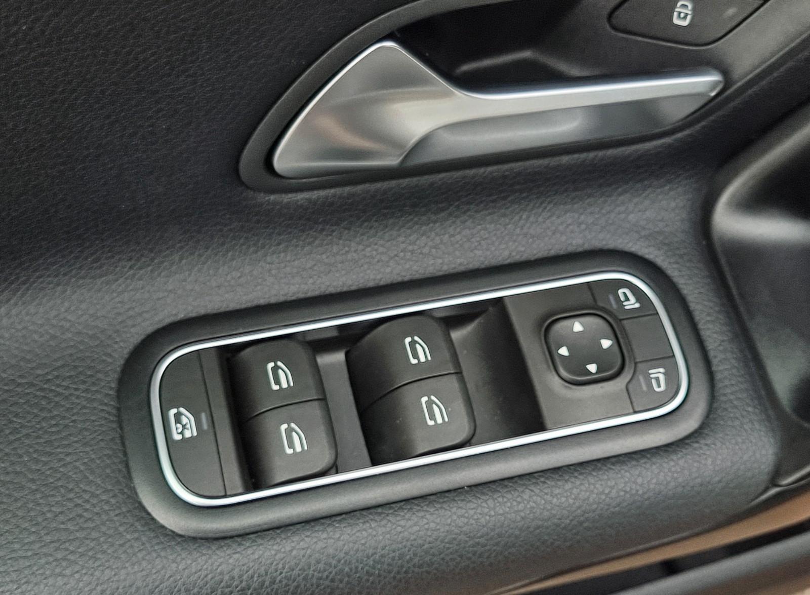 Mercedes-Benz A 180 Lim-48TKM-LEDER-KAMERA-GARANTIE-AUTOMATIK-
