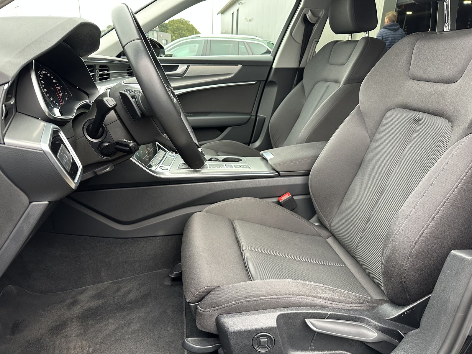 Fahrzeugabbildung Audi A6 Avant 40 TDI Sport NAV+LED+AHK+ACC+1HD+18ZOLL