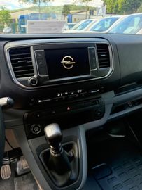 Opel Vivaro - 8