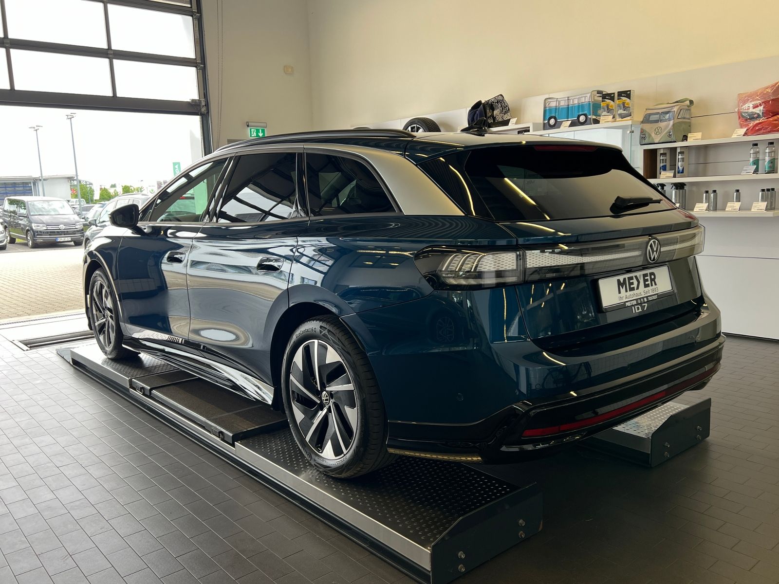 Fahrzeugabbildung Volkswagen ID.7 Tourer  Pro 210 kW (286 PS) 77 kWh *AHK, Ke