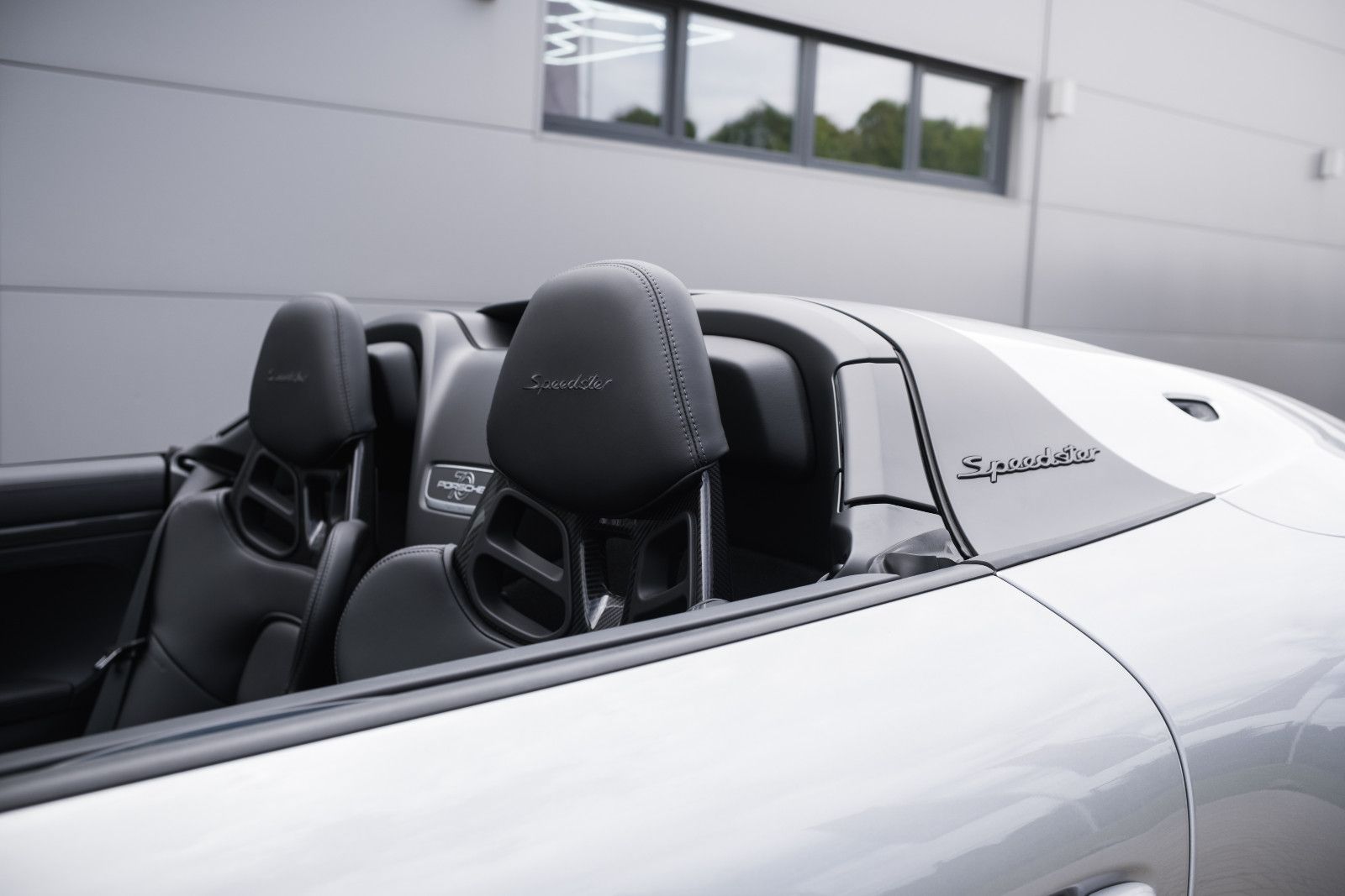Fahrzeugabbildung Porsche 991/911 Speedster-90Ltr.-Lift-Approved-56 KM!!!