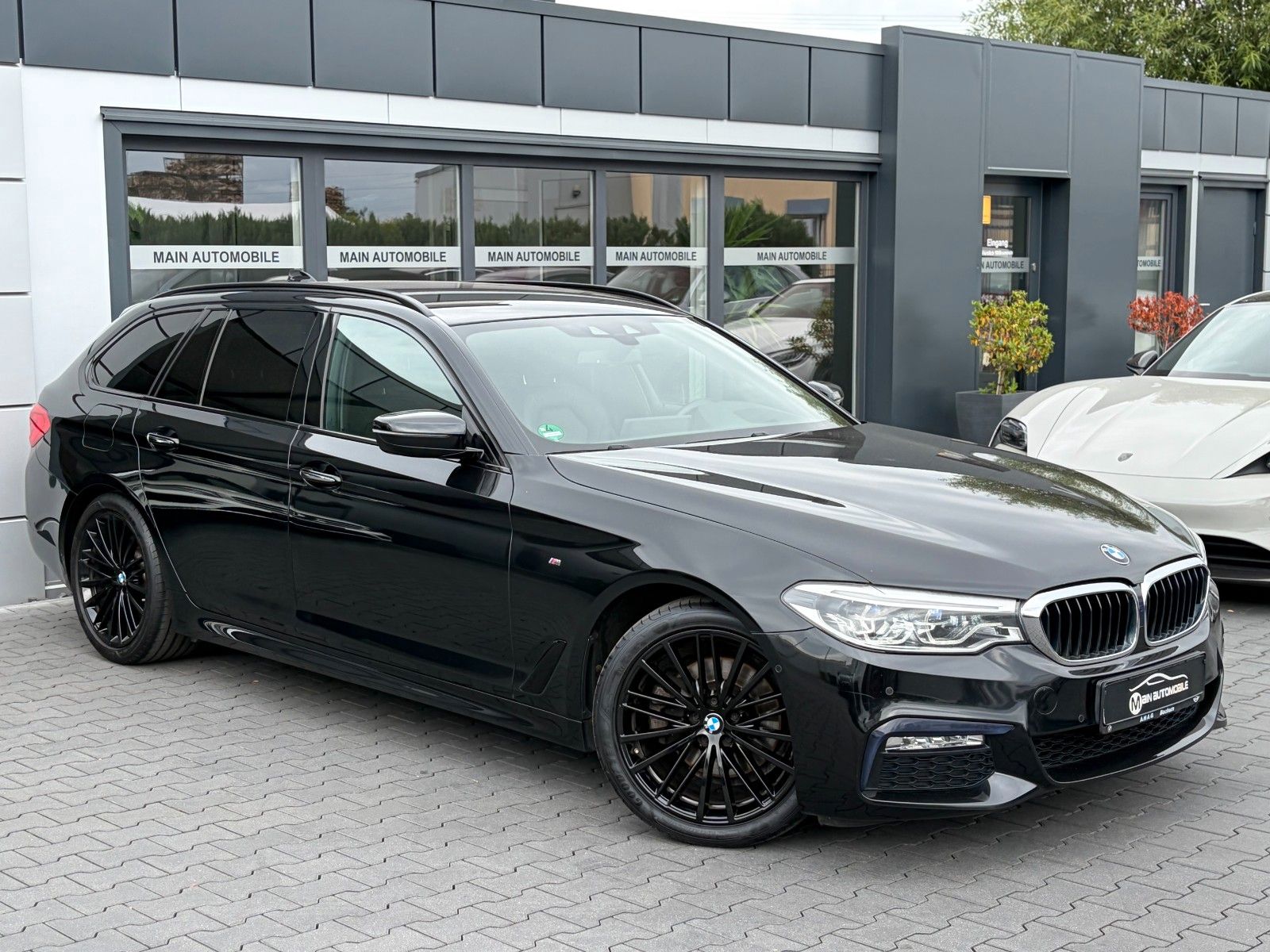 BMW 520 d Touring xDrive M Sport-Paket*LED*PDC*HUD*