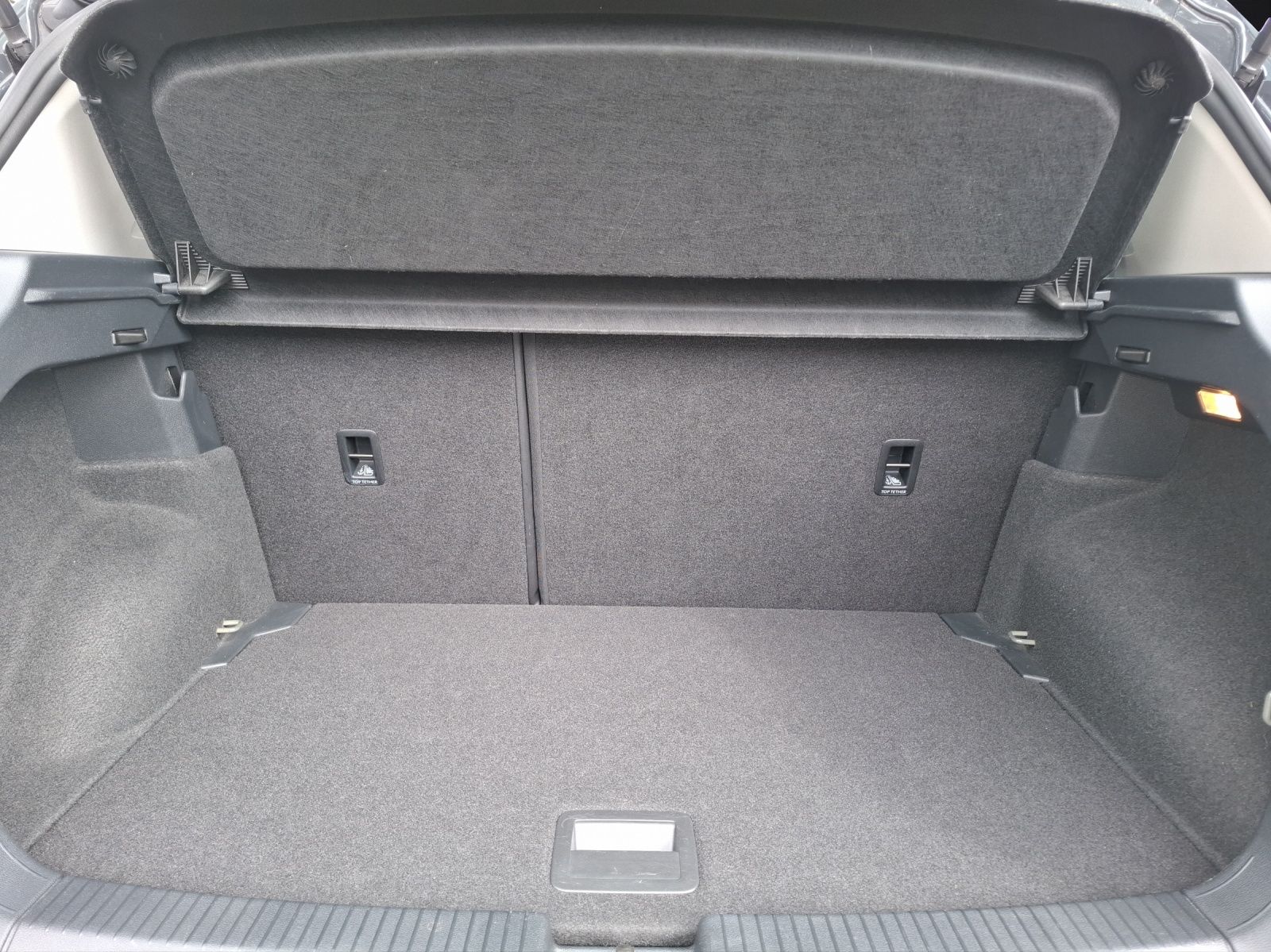 Fahrzeugabbildung Volkswagen T-Cross TSI Life DSG Klima RFK SH LM