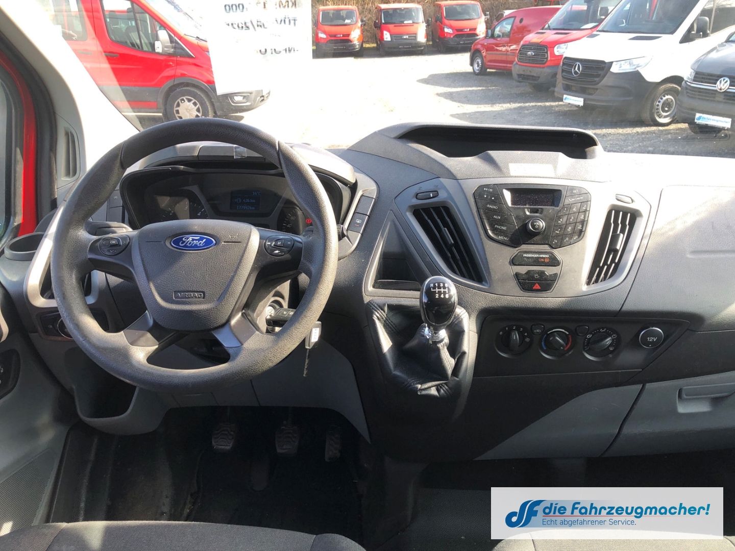Fahrzeugabbildung Ford Transit Custom Kombi 300 L1 2.2 TDCi *2311