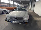 Mercedes-Benz SL 560 R107