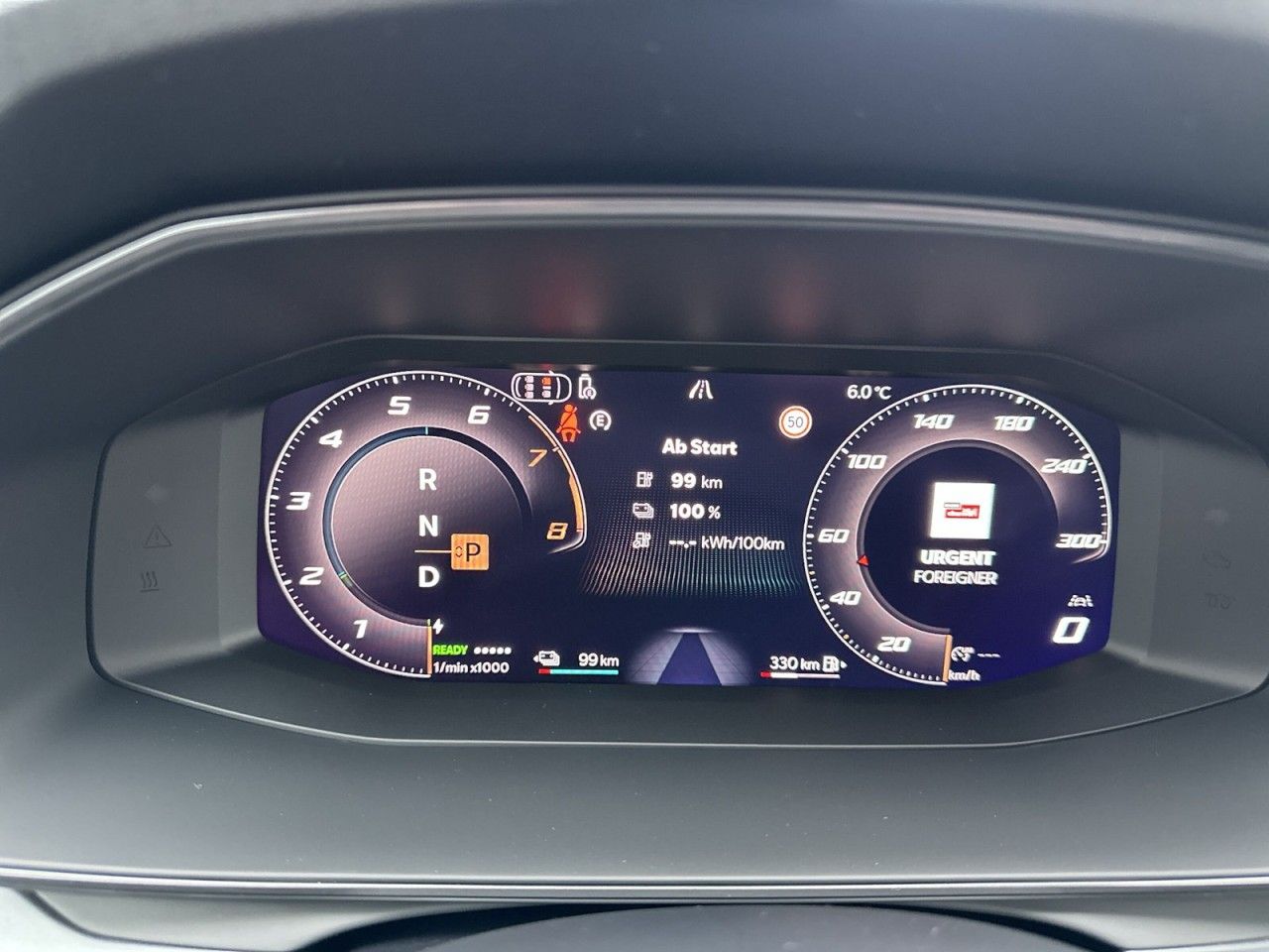 Fahrzeugabbildung CUPRA Leon ST VZ Black Edition 1.5 e-HYBRID 272 PS DSG - mit KI generiert/bearbeitet