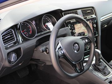 Volkswagen Golf VII 1.5 TSI Highline R line KLIMA LED XENON